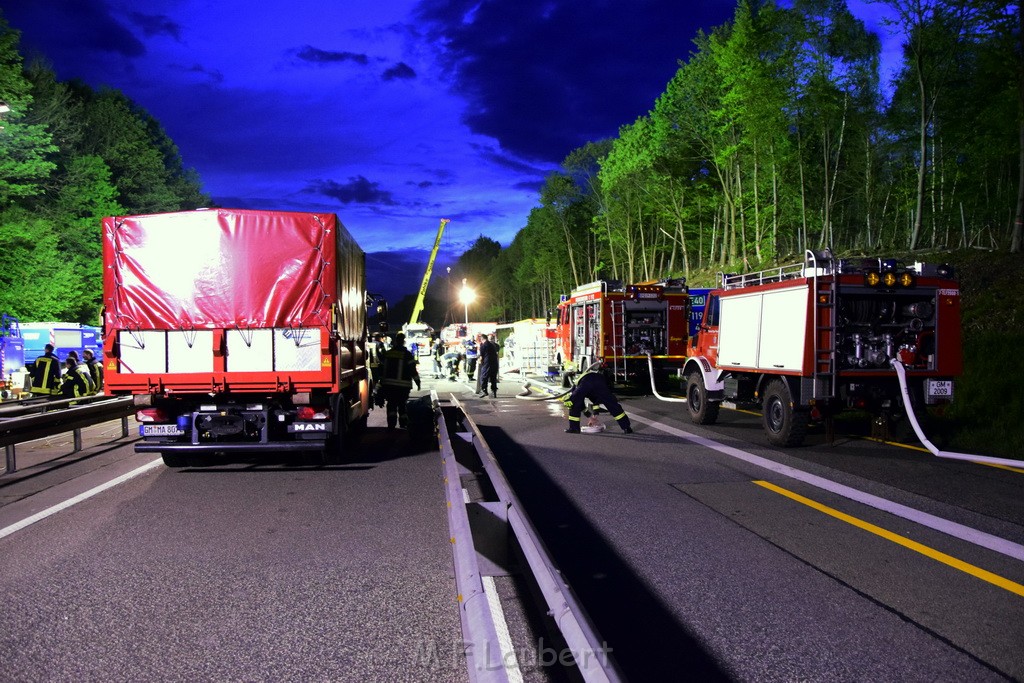 VU Gefahrgut LKW umgestuerzt A 4 Rich Koeln Hoehe AS Gummersbach P628.JPG - Miklos Laubert